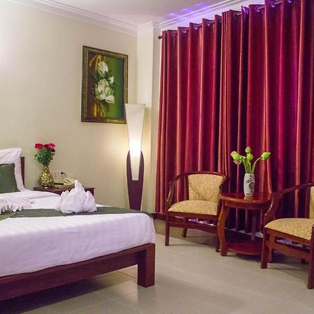 V N E Hotel Phnom Penh Ngoại thất bức ảnh
