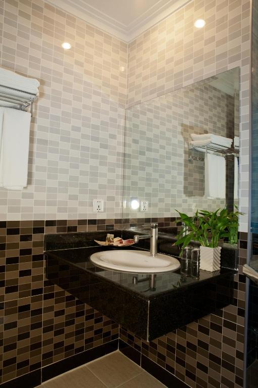 V N E Hotel Phnom Penh Ngoại thất bức ảnh