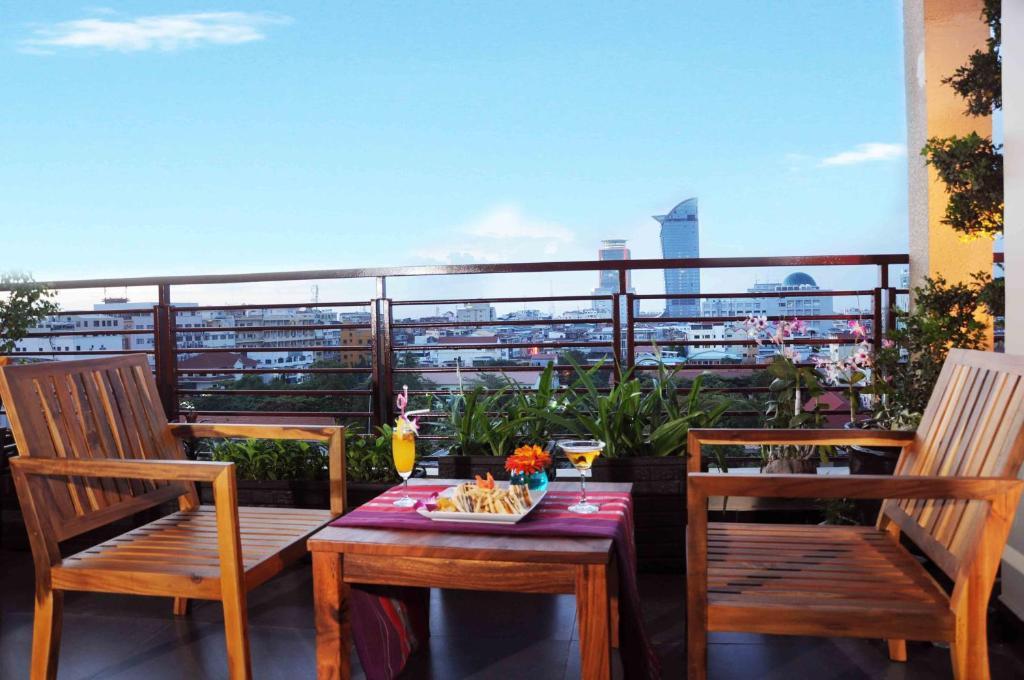 V N E Hotel Phnom Penh Ngoại thất bức ảnh