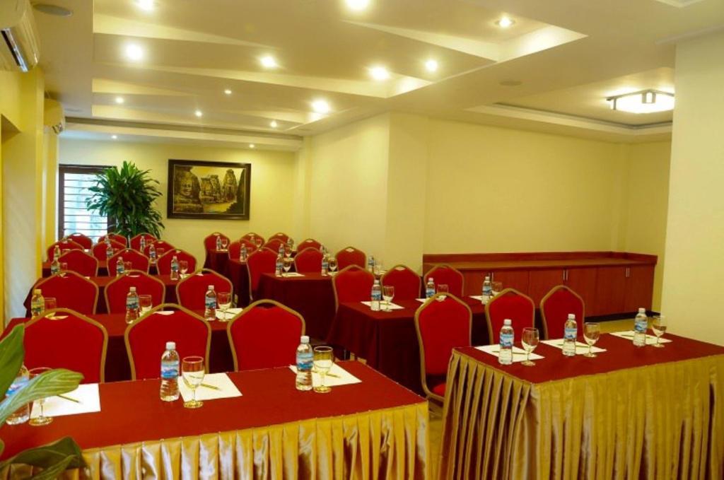 V N E Hotel Phnom Penh Ngoại thất bức ảnh