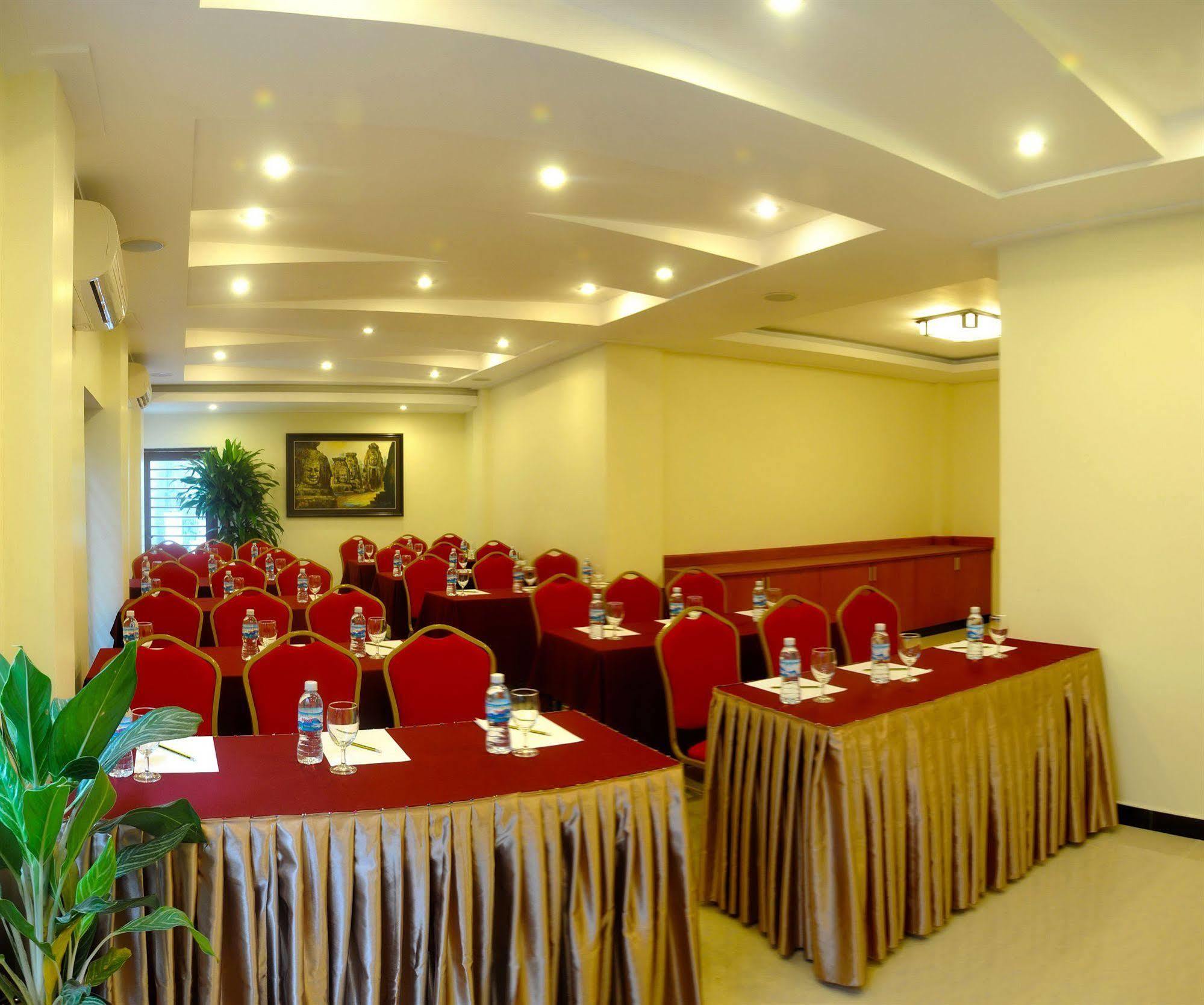 V N E Hotel Phnom Penh Ngoại thất bức ảnh