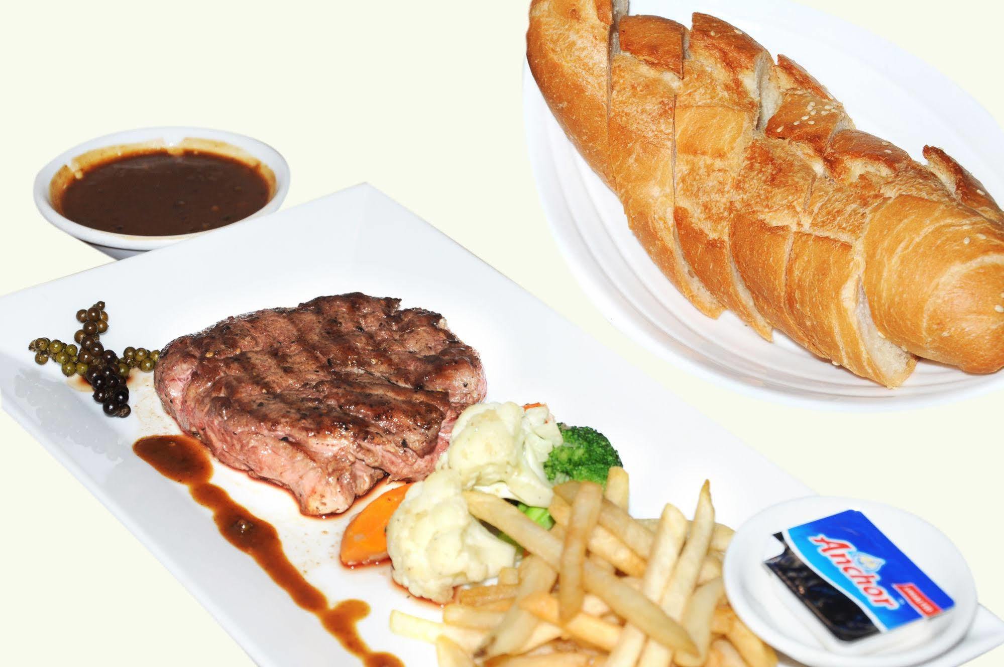 V N E Hotel Phnom Penh Ngoại thất bức ảnh