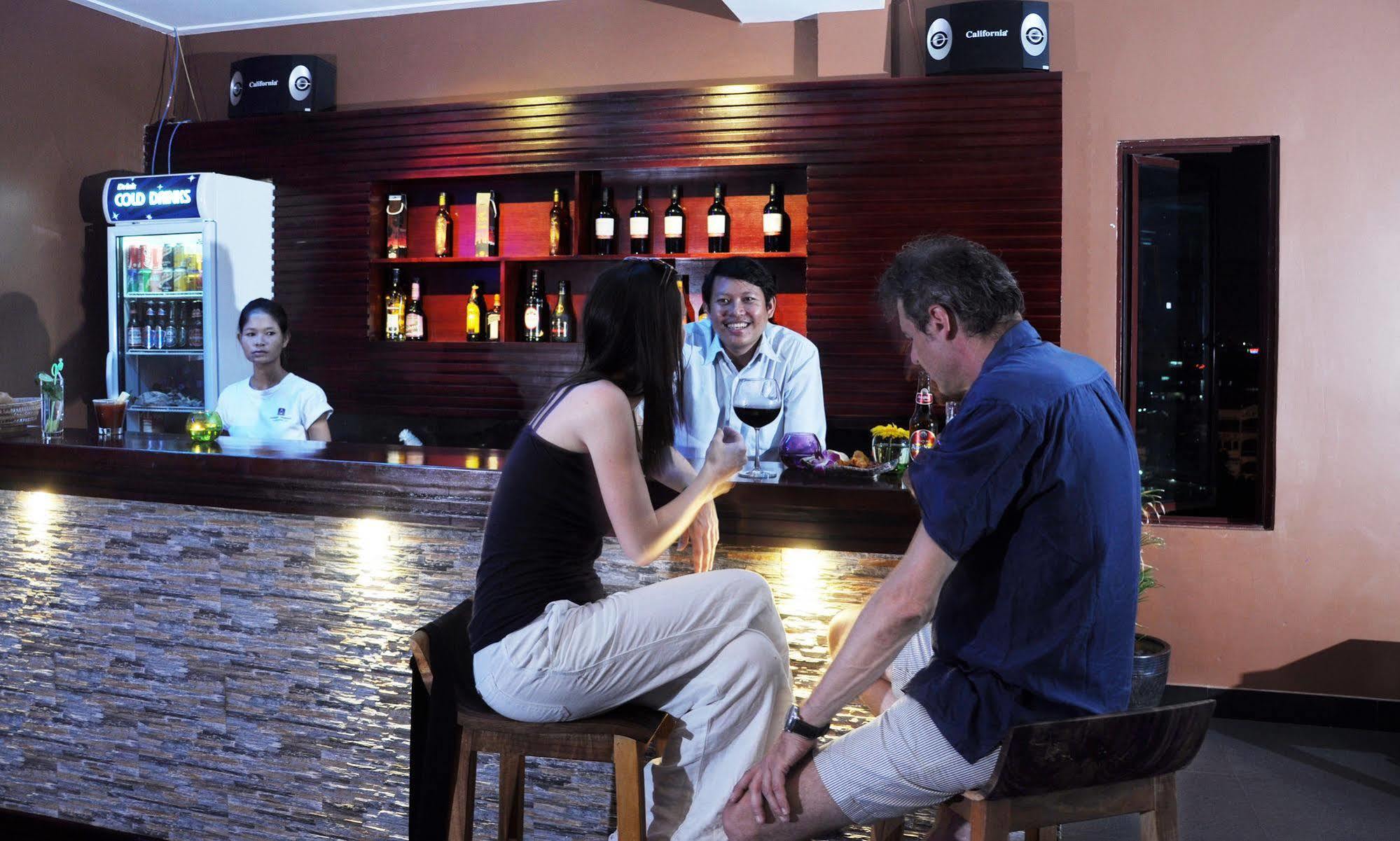 V N E Hotel Phnom Penh Ngoại thất bức ảnh