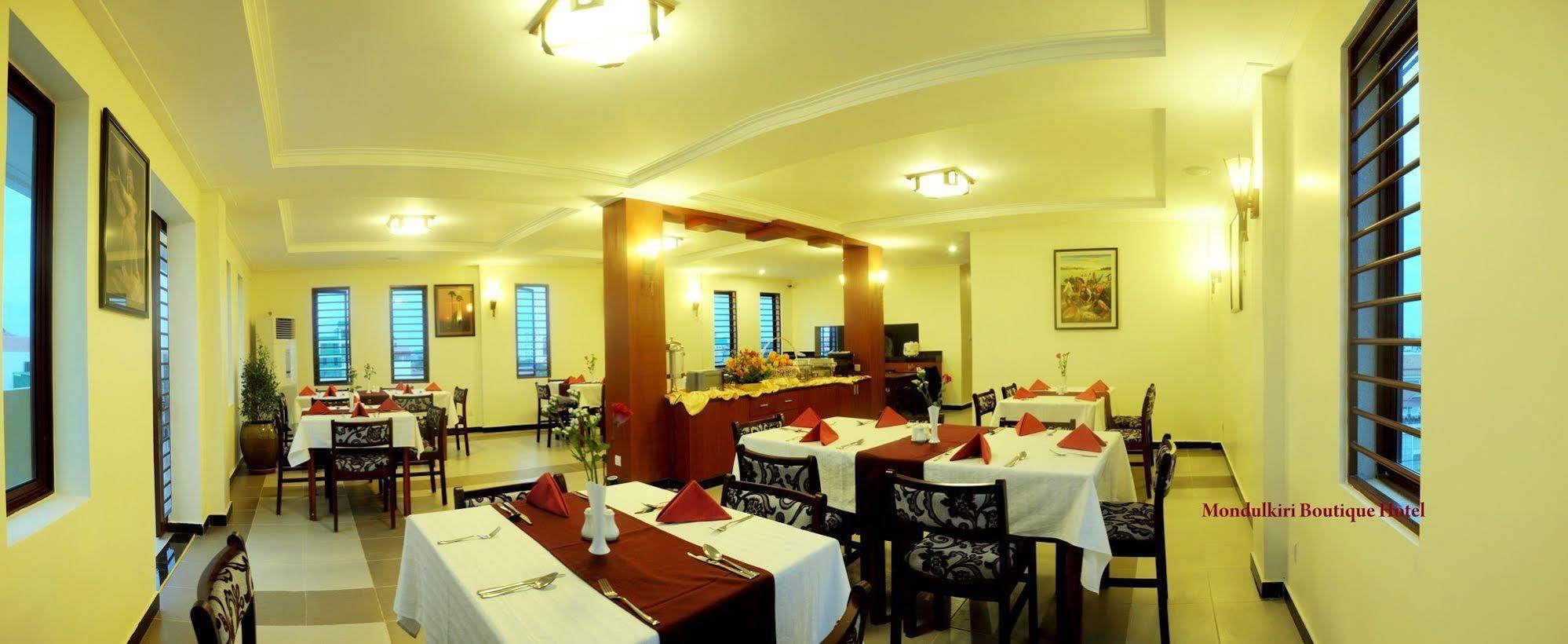 V N E Hotel Phnom Penh Ngoại thất bức ảnh