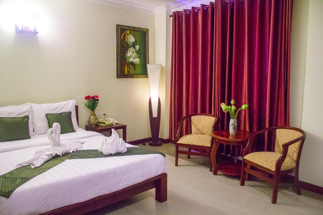 V N E Hotel Phnom Penh Ngoại thất bức ảnh
