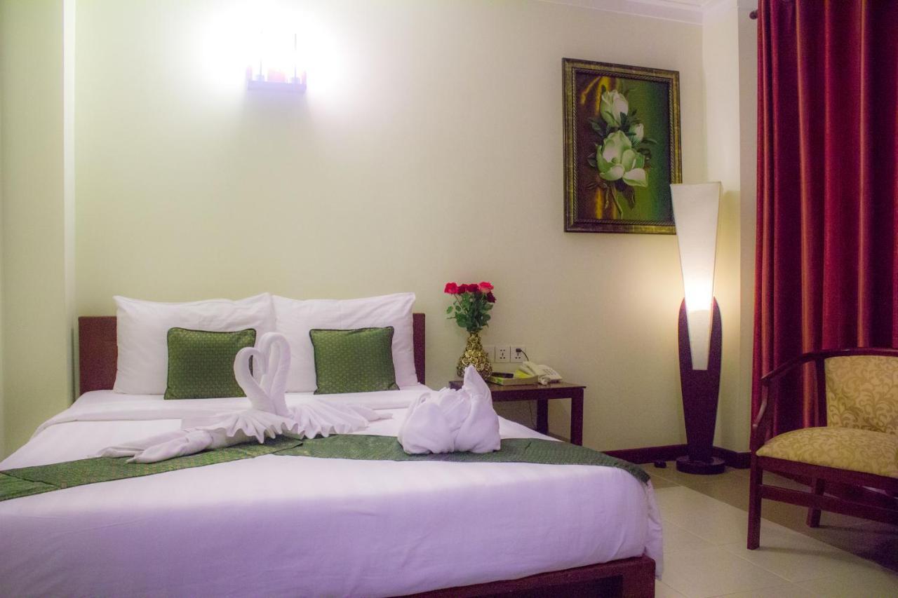 V N E Hotel Phnom Penh Ngoại thất bức ảnh