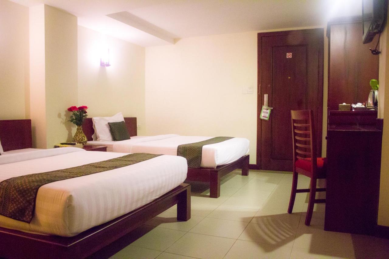 V N E Hotel Phnom Penh Ngoại thất bức ảnh