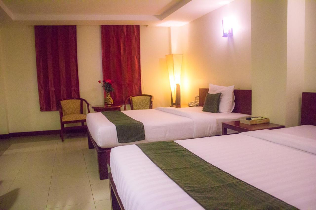 V N E Hotel Phnom Penh Ngoại thất bức ảnh