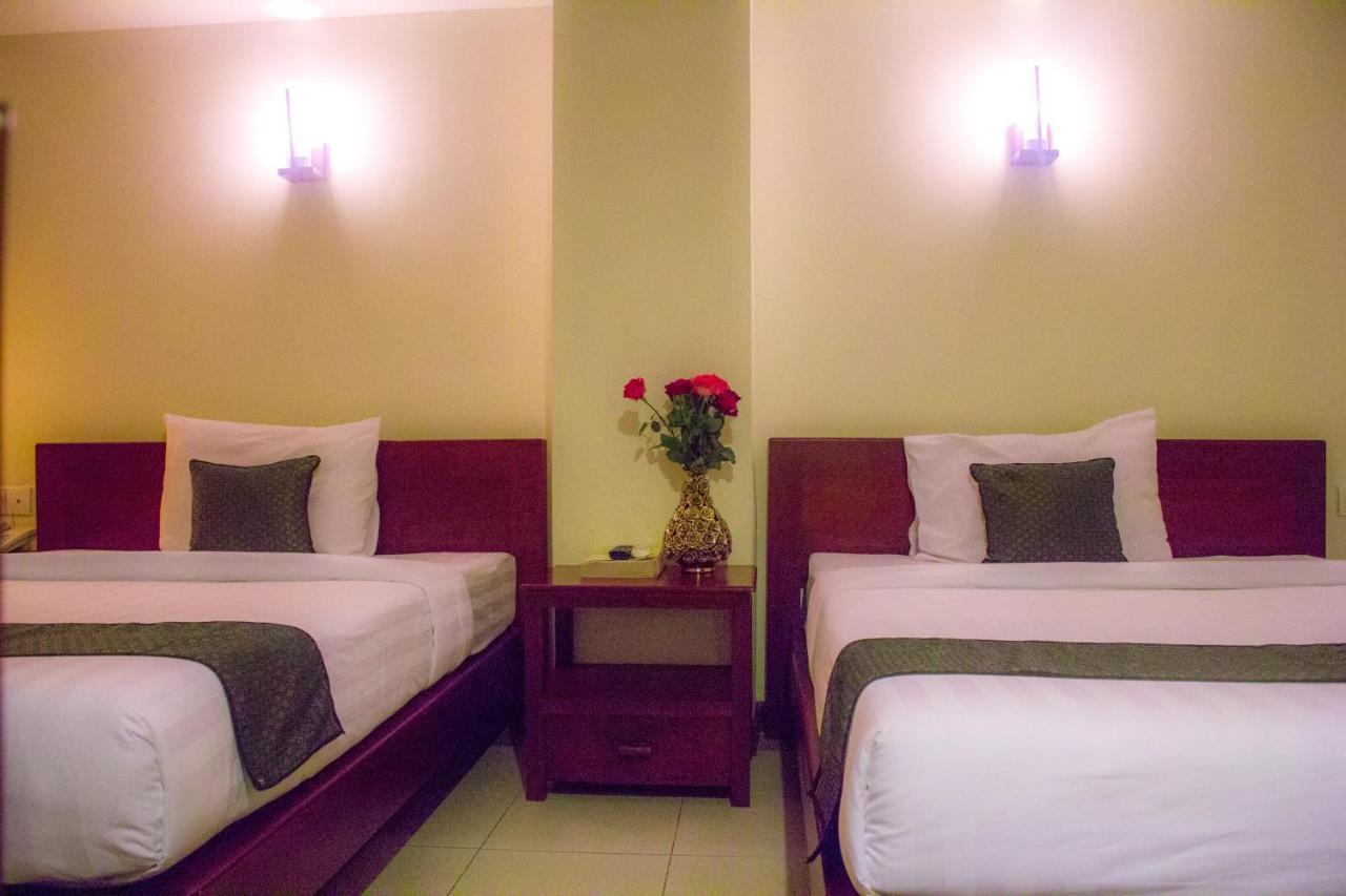V N E Hotel Phnom Penh Ngoại thất bức ảnh