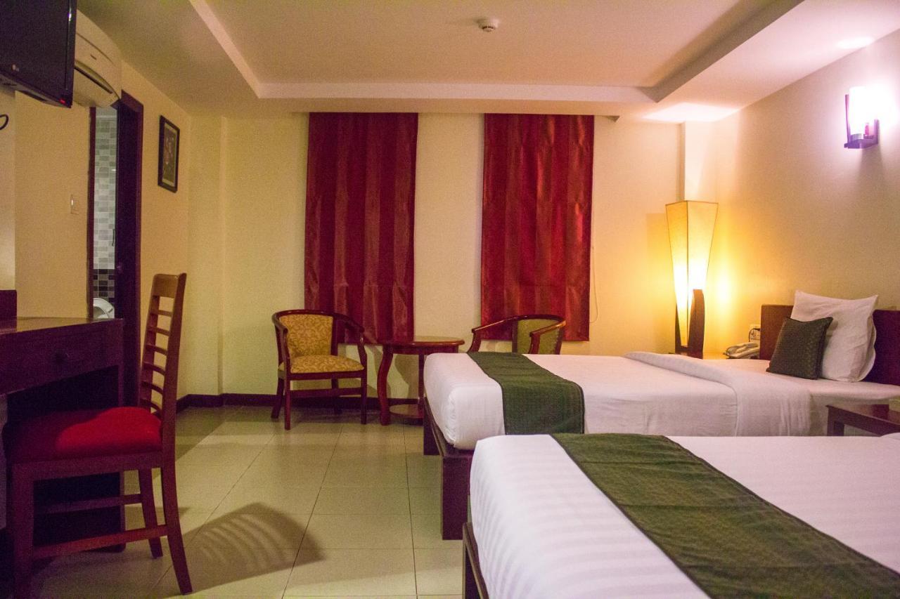 V N E Hotel Phnom Penh Ngoại thất bức ảnh