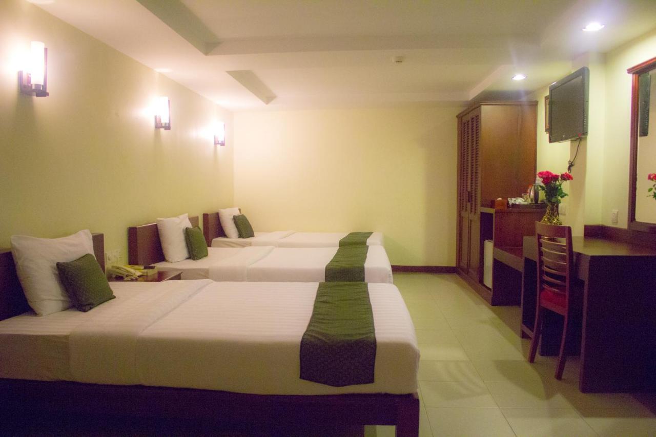 V N E Hotel Phnom Penh Ngoại thất bức ảnh