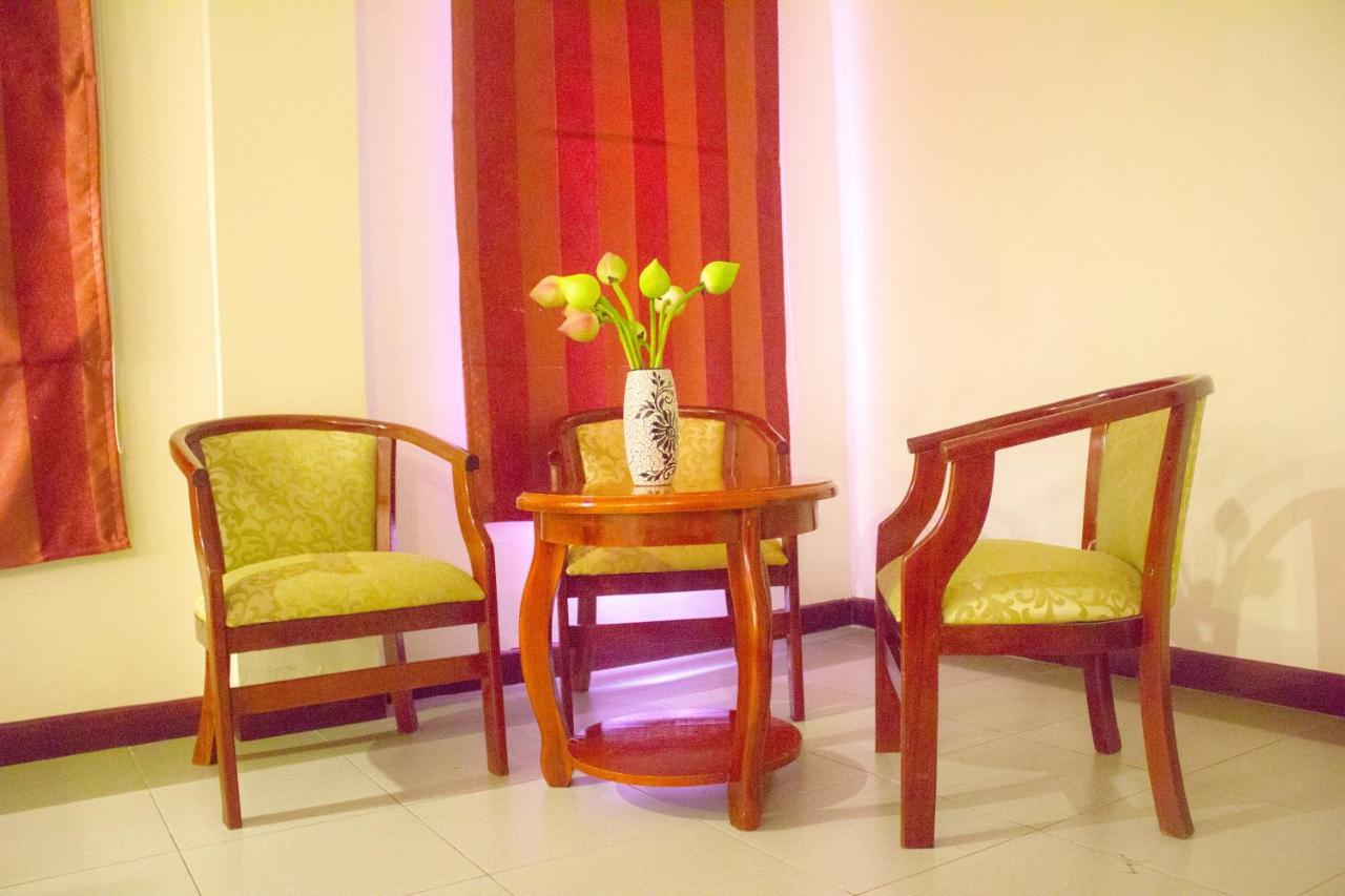 V N E Hotel Phnom Penh Ngoại thất bức ảnh